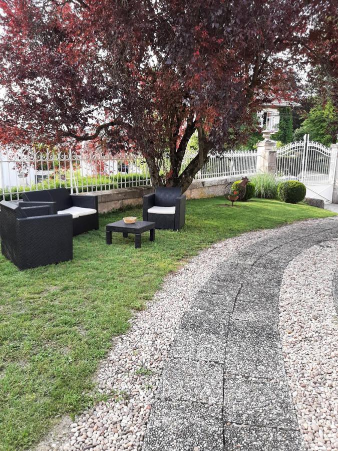 Gite Des Agapanthes Lacroix-sur-Meuse Exterior foto